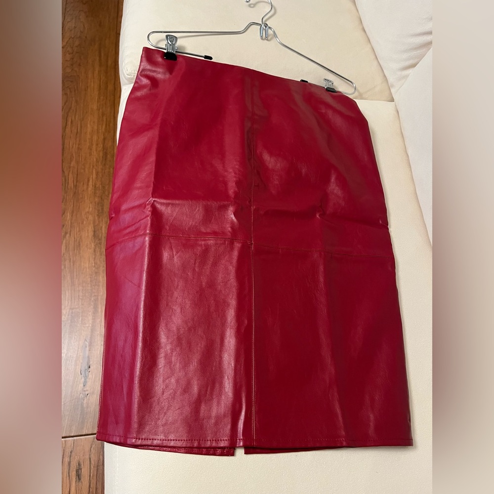 Lulu PU leather split back zip skirt. New with tags. M. Aubergine color